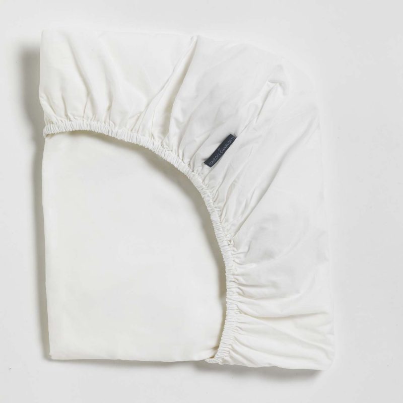 White fitted sheet details Maison Charlotte