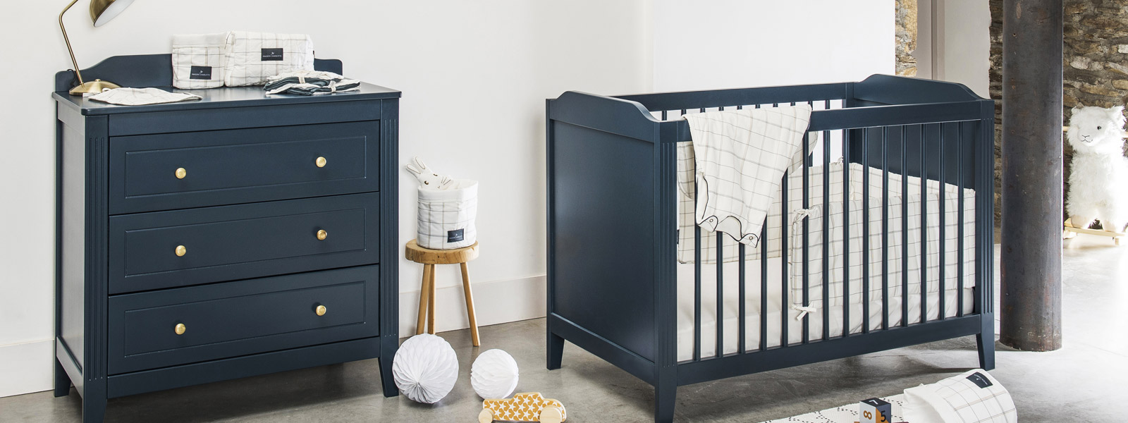 rangement-mobilier-chambre-maison-charlotte